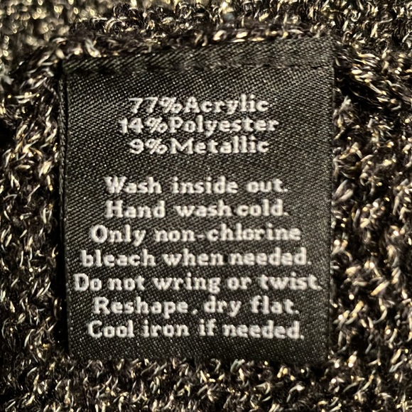 Rock & Republic women’s sweater. Metallic gold threads woven w/black. Side slits - Picture 6 of 6